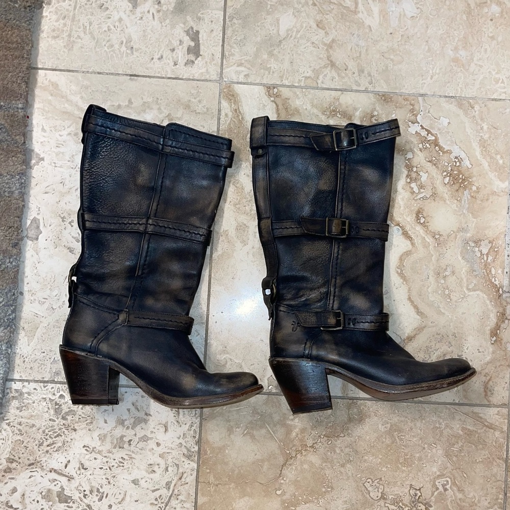 Frye Stacked Heel Tall Carmen Buckle Boot 7.5 EUC